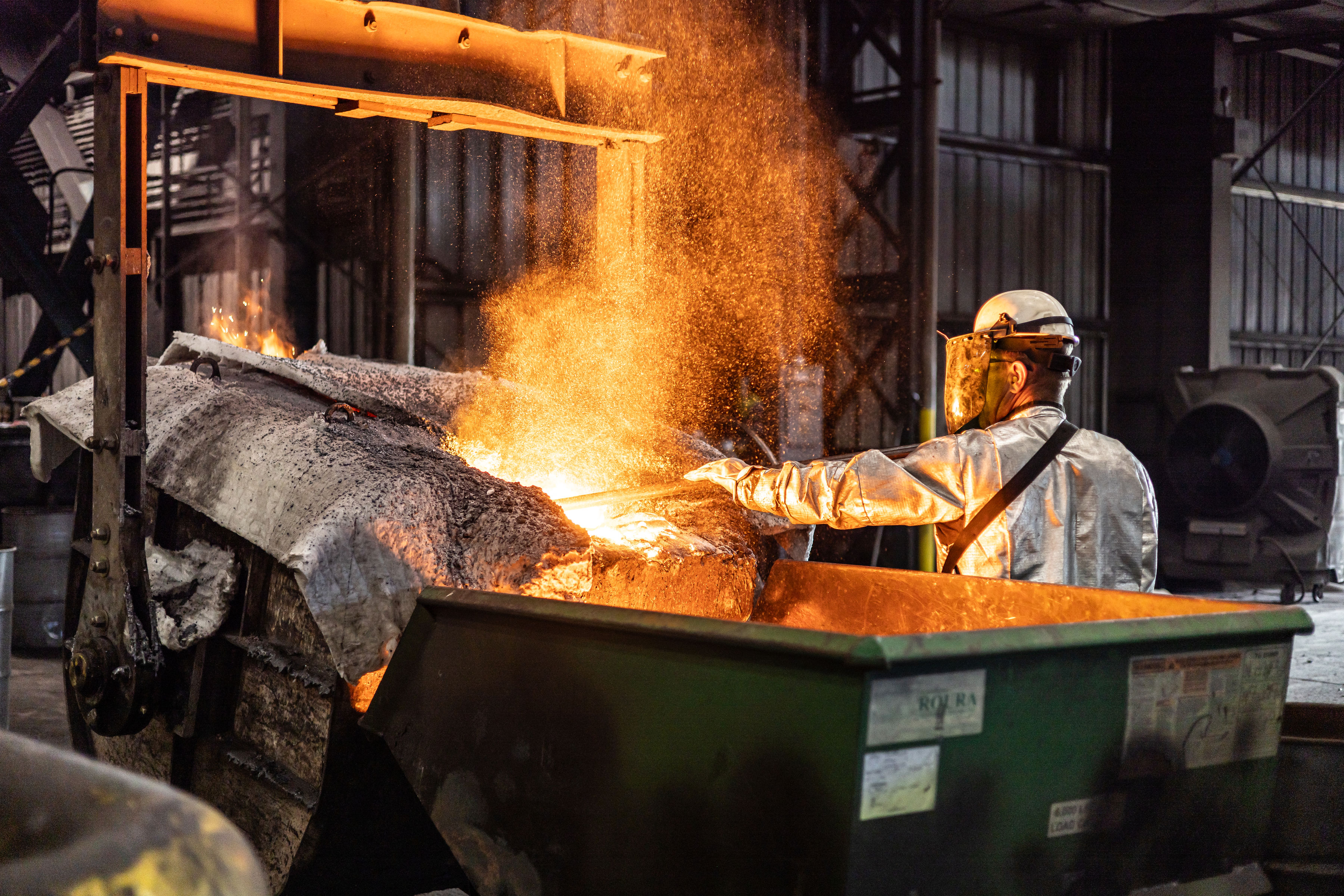 Lodge Cast Iron Manufacturing Molten Iron